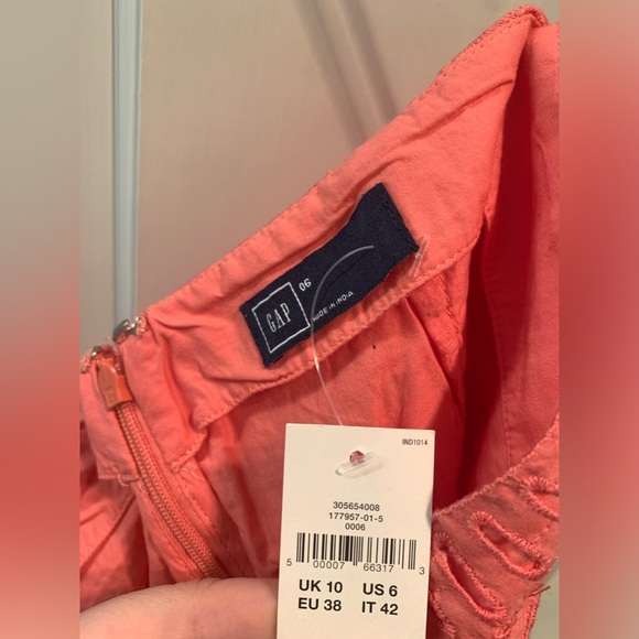 Coral eyelet skirt NWT from Gap UK - Picture 3 of 5